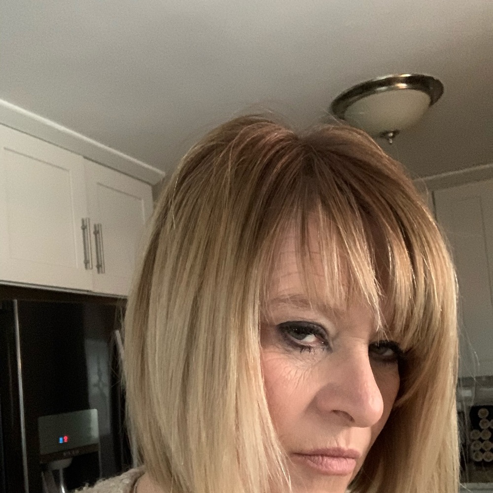Meet your Posher, Julie